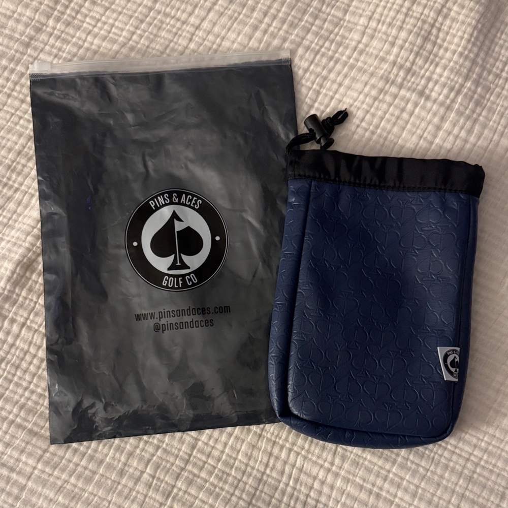 Pins and Aces Golf Valuables Holder Bag